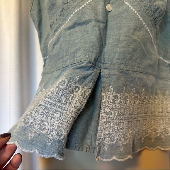 Columbia XCO Women's Blue Chambray Sleeveless Boho Tank Top Embroidered Size S - Picture 2 of 12